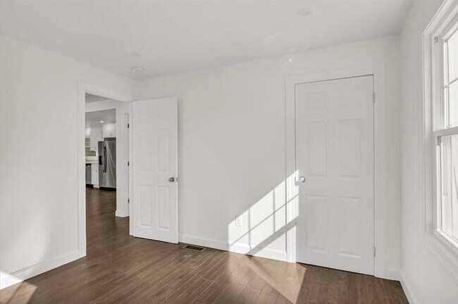 Building Photo - 428 Mower St
