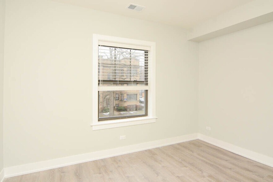 Building Photo - 1147 Maple Ave