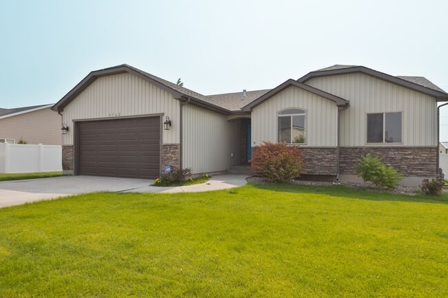 Building Photo - 5 Bed 3 Bath Home in Idaho Falls - $500 OFF 1ST MONTH