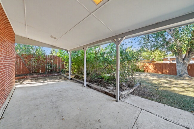 Building Photo - 2303 Braun Ct