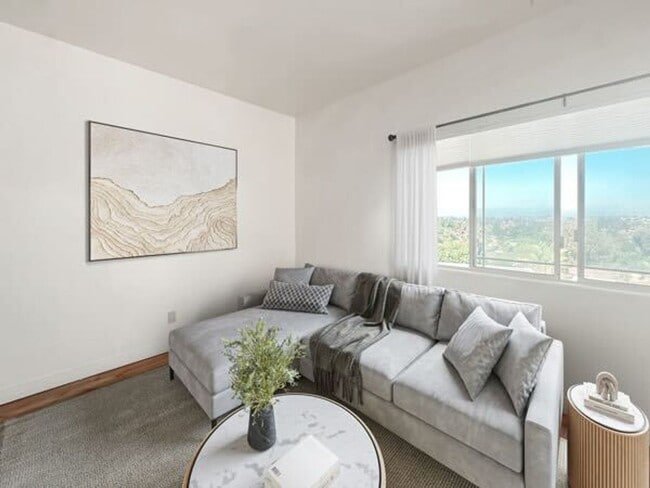 Building Photo - Gorgeous 2 Bed with Views East to the Moun...