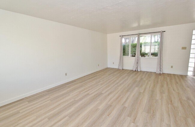 Building Photo - 1407 Ellis Ave