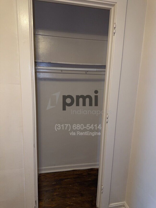 Building Photo - 1 W 28th St