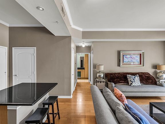 Building Photo - 3225 Turtle Creek Blvd Blvd