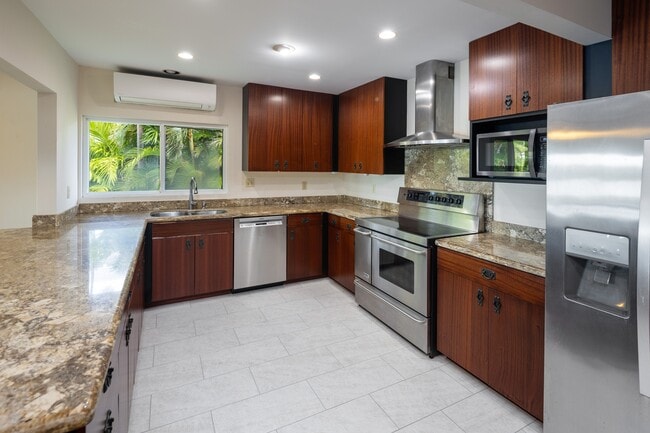 Building Photo - 6969 Niumalu Loop