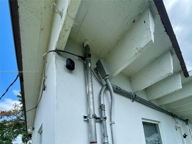 Building Photo - 26741 SW 139th Ave