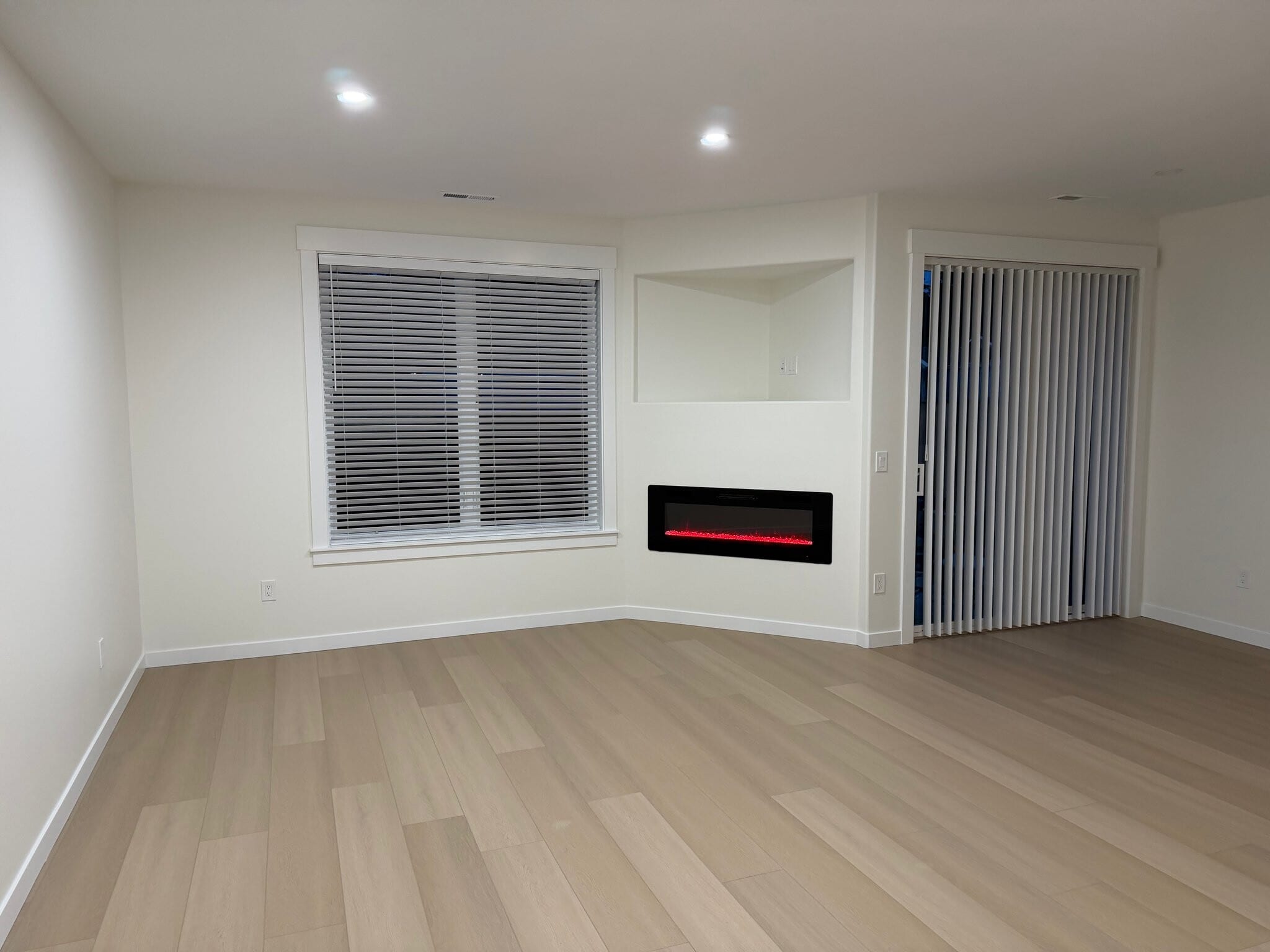Building Photo - 14143 S Jacobs Way