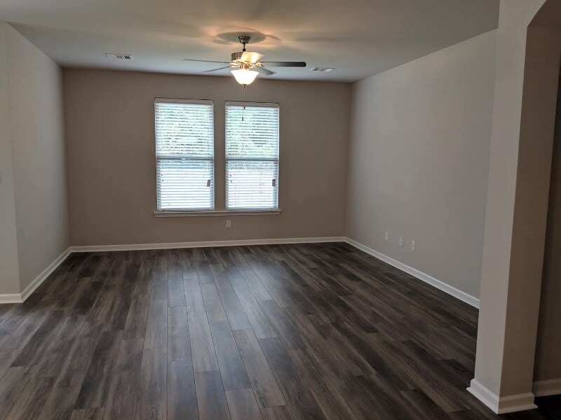 Building Photo - 8194 Fairlane Dr