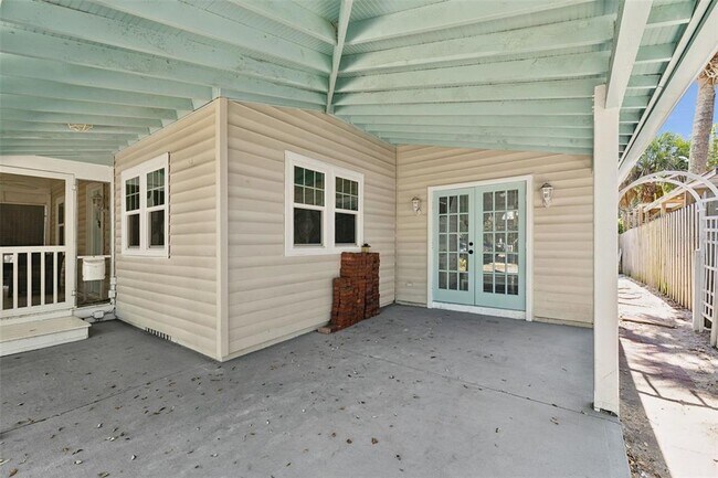 Building Photo - 109 N Peninsula Ave