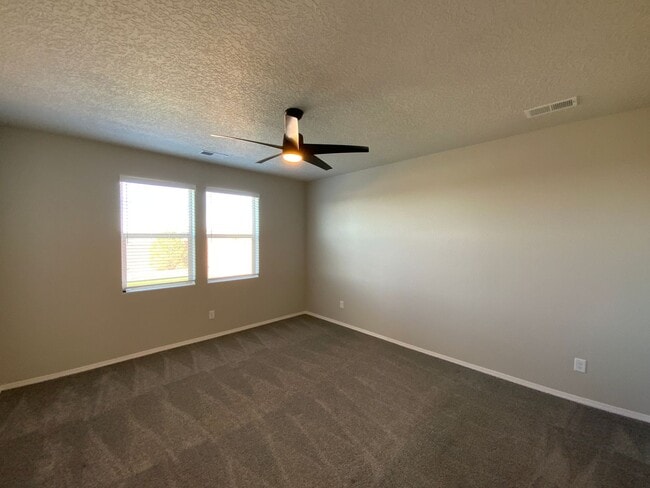 Building Photo - 3 Bedroom Single Story Home Available Near...