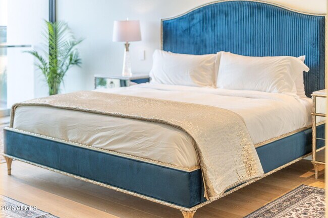 Building Photo - 6587 N Palmeraie Blvd