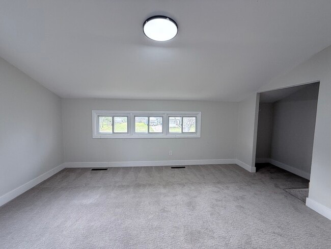 Building Photo - 315 Park Ave