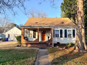 Building Photo - Charming Cape Cod Single Family with inground pool in Norfolk