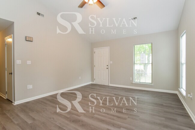 Building Photo - Carve Out a Great Life Here!