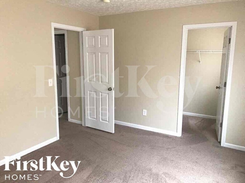 Building Photo - 2420 Ashpoint St