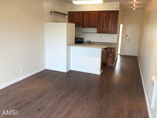 Building Photo - 1 br, 1 bath House - 30 Elizabeth #3