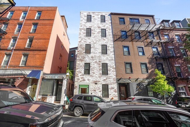 Building Photo - 37 Fleet St