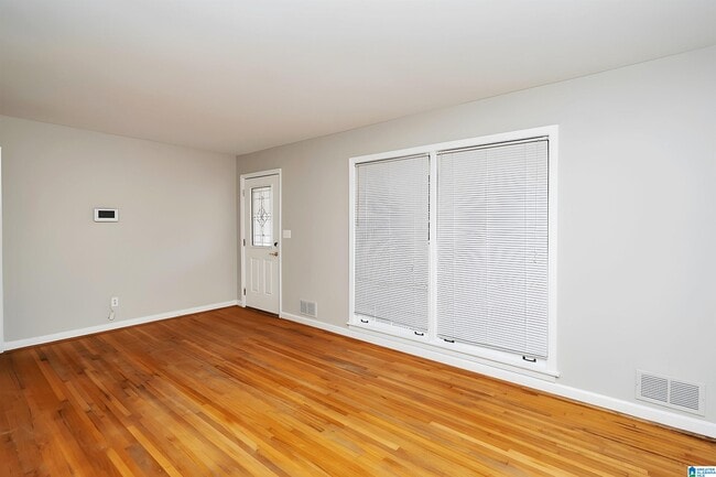 Building Photo - 1213 Oakwood St