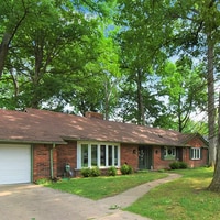 Building Photo - 3628 Naples Dr