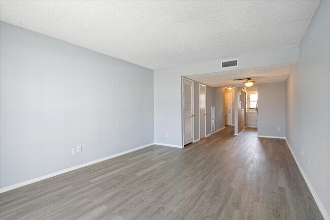 Building Photo - 1300 Seaway Dr