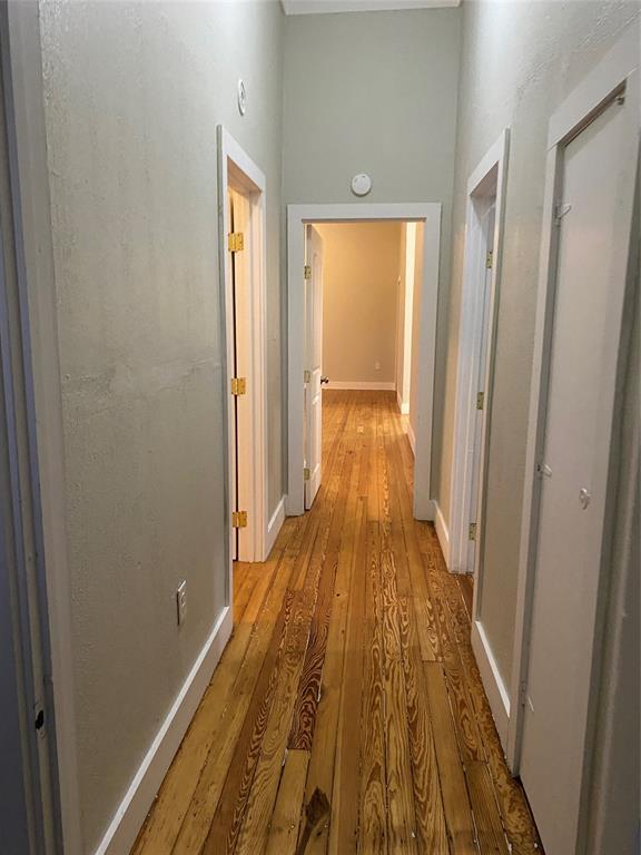 Building Photo - 1006 Main St