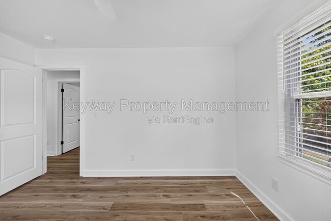 Building Photo - 3007 Stratford Dr