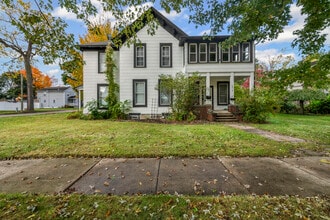 Building Photo - 1017 N Holbrook St