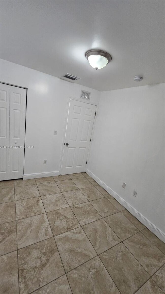 Building Photo - 535 NW 19th St