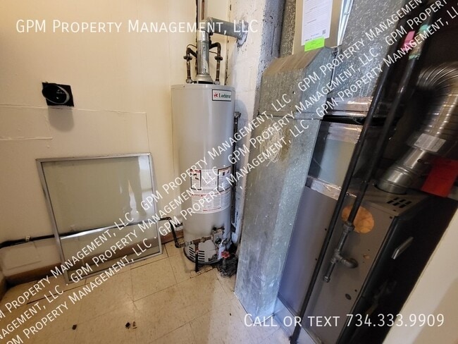 Building Photo - 2210 Delton Ct