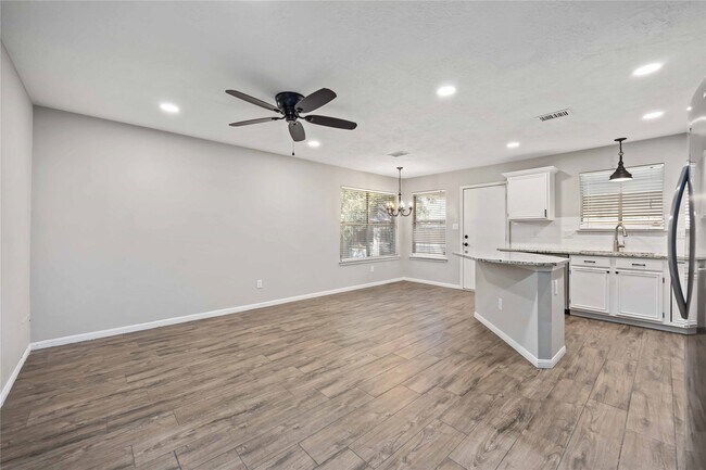 Building Photo - 5418 Roserock Ln