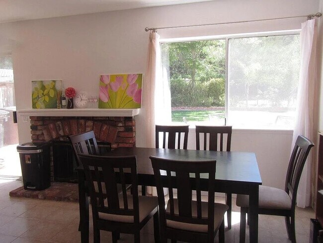 Building Photo - 21246 Sugarbush Cir