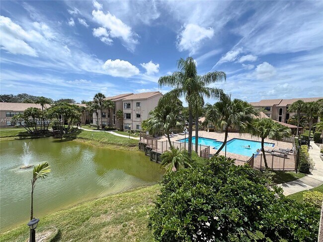 Building Photo - 2926 S University Dr