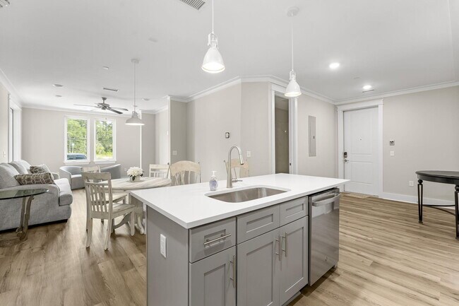 Building Photo - 725 J D Miller Rd