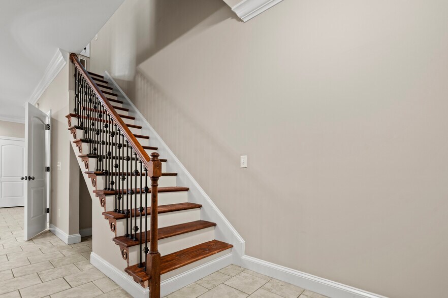 Building Photo - 3090 S Cashua Dr
