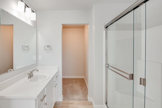 Building Photo - This gorgeous 3 bedroom, 2.5 bath townhome is 1440 square feet of HOME!