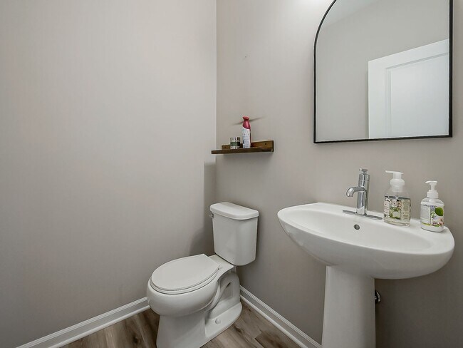 Building Photo - Move-In Ready 3-Bedroom Home in Prime Downtown Brighton!