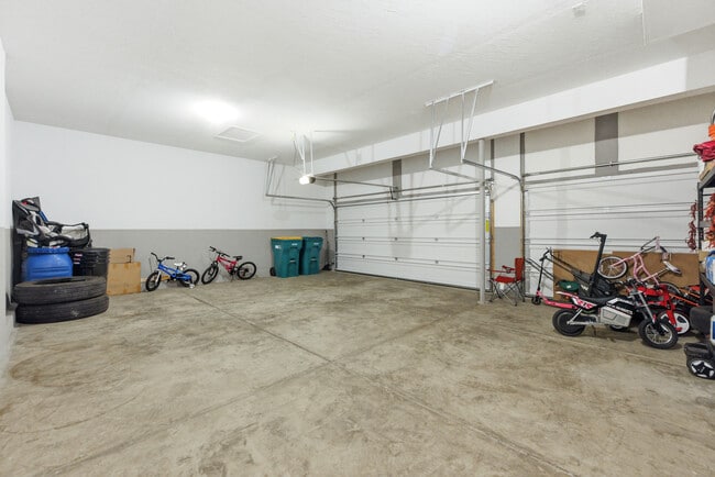 Building Photo - 8503 Rosehall Dr