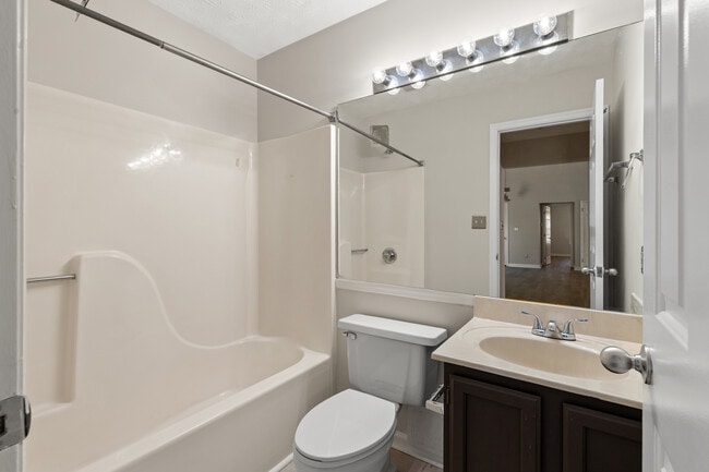 Building Photo - 416 Chelsea Woods Dr