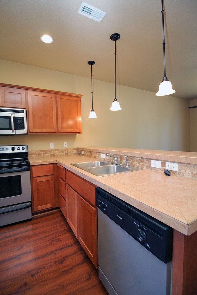 Building Photo - 2945 SW 187th Ave