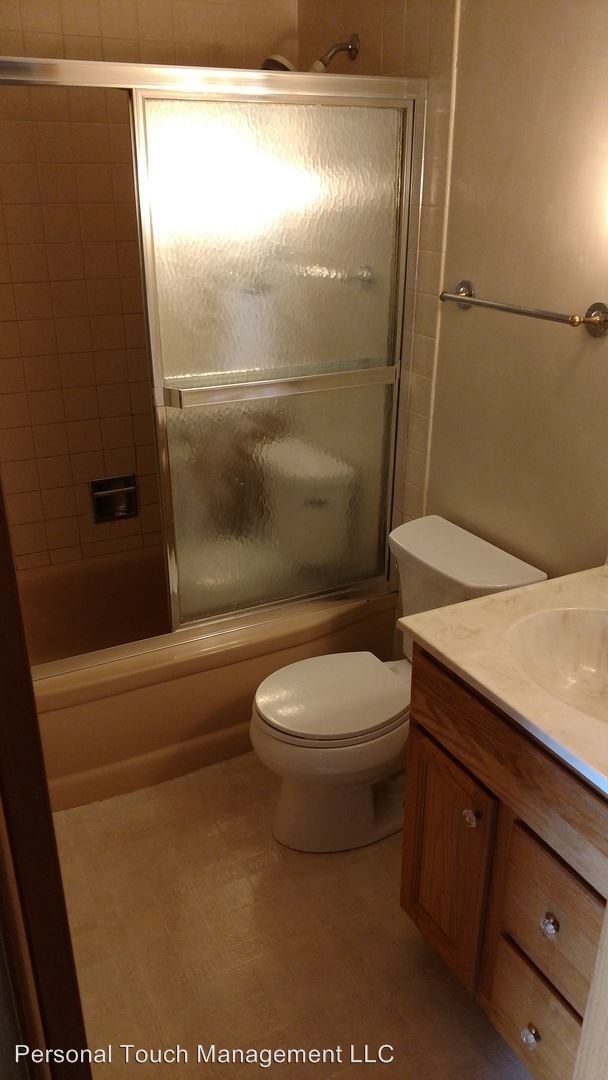 Building Photo - 1221 10th Ave N