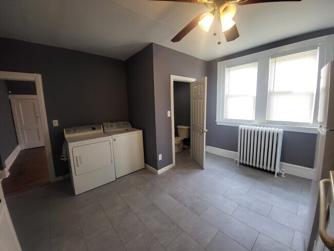 Building Photo - 5044 N Sydenham St