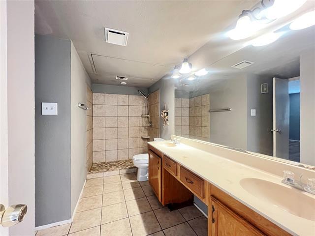 Building Photo - 6011 Dooley Dr