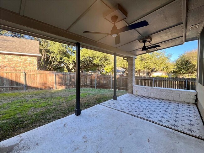 Building Photo - 2600 Mallard Green Cove