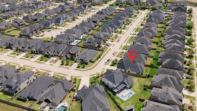 Building Photo - 2106 Stargrass Dr