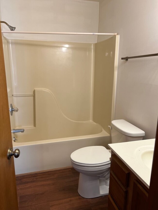 Building Photo - 120 Double Eagle Dr