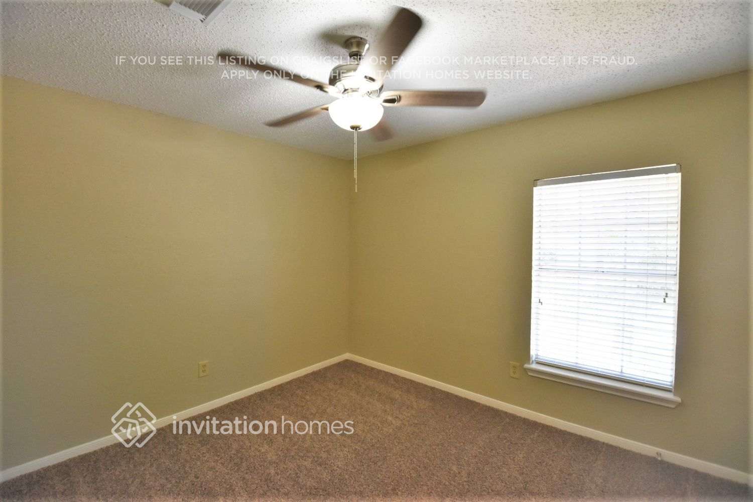 Building Photo - 16011 Sweetwater Creek Dr