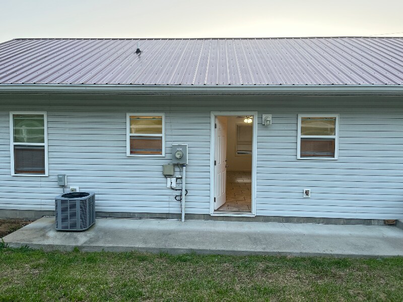 Building Photo - 1218 Hyatt Creek Rd