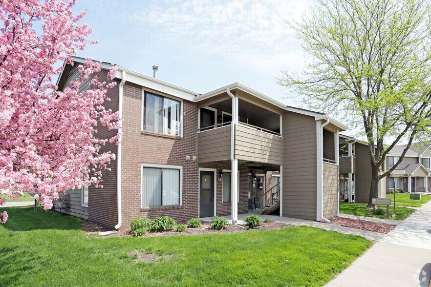 Prairie West 2330 Prairie View West Dr Ames IA 50010 Apartment Finder