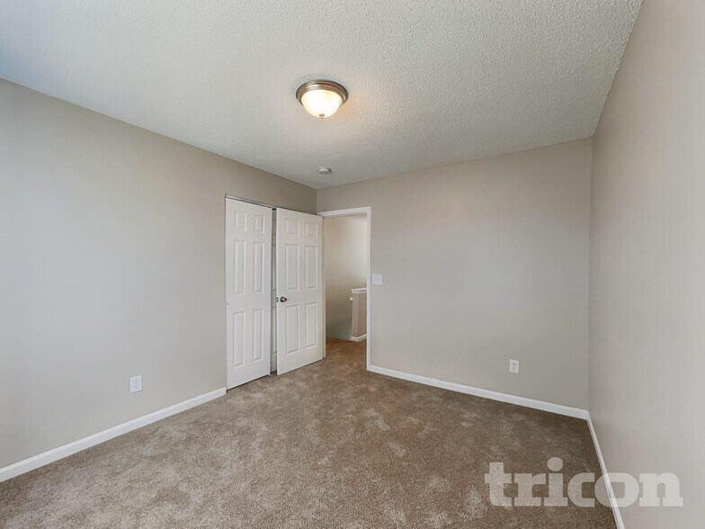 Building Photo - 2102 Taras Trace Dr