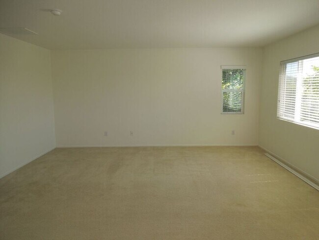 Building Photo - 39288 Half Moon Cir